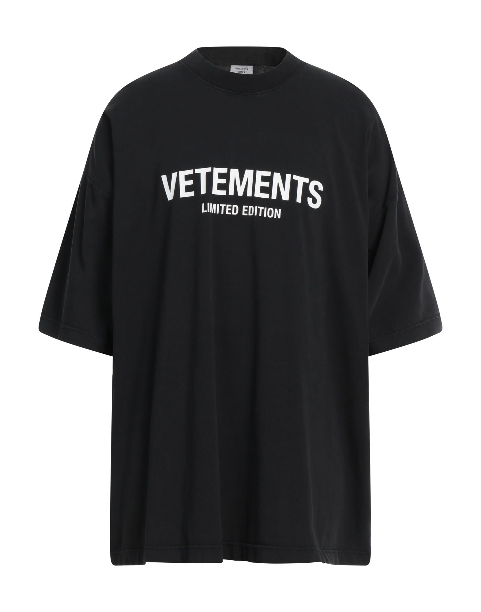 VETEMENTS Футболка 75490₽