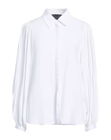 JOHN RICHMOND Chemises et chemisiers de couleur unie Blanc 55% Viscose, 45% Rayonne