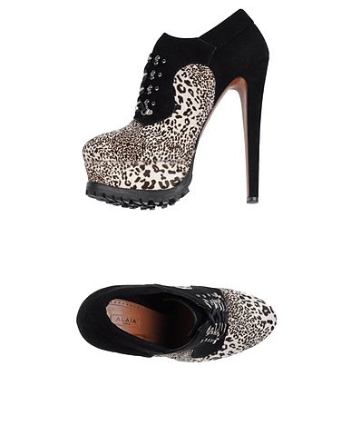 ALAÏA Laced shoes Beige Calfskin