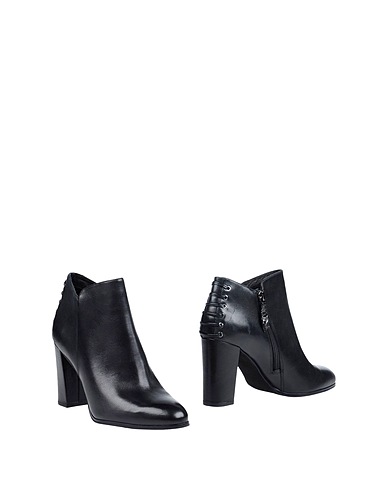 WHAT FOR Ankle boot Black Leather