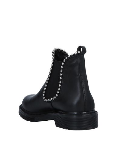 Ovye' By Cristina Lucchi Ankle Boots In Black