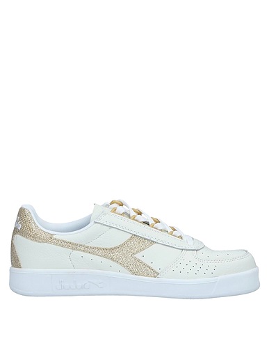 DIADORA
