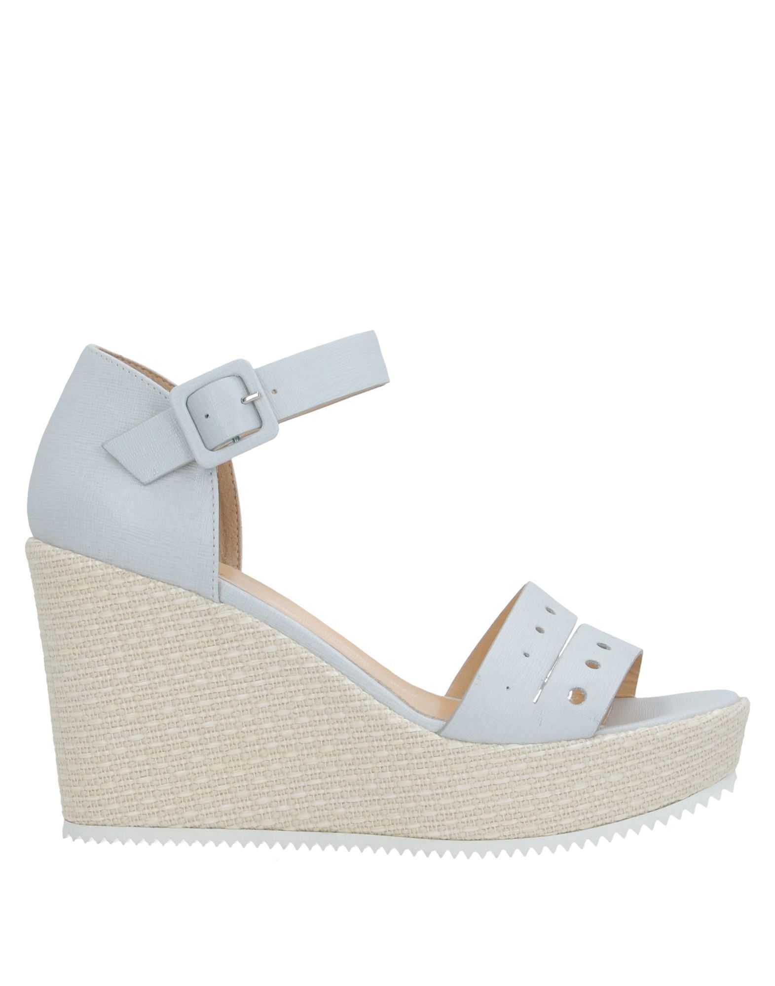 samsonite sandals