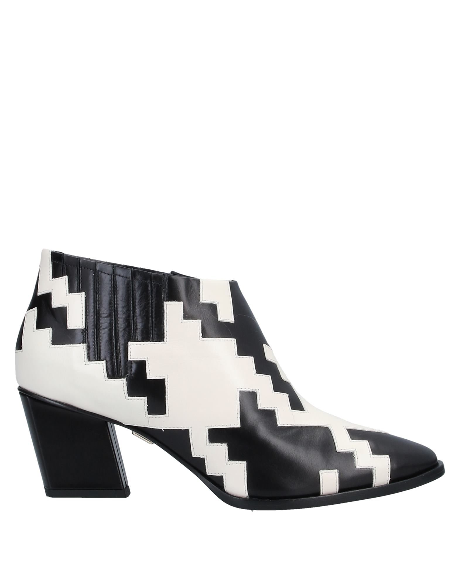 ROGER VIVIER - Ankle boots