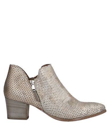 Click to view more detailed imagery on our partner's website Juice Booties In Platinum
