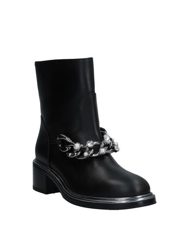 Le Silla Ankle Boot In Black
