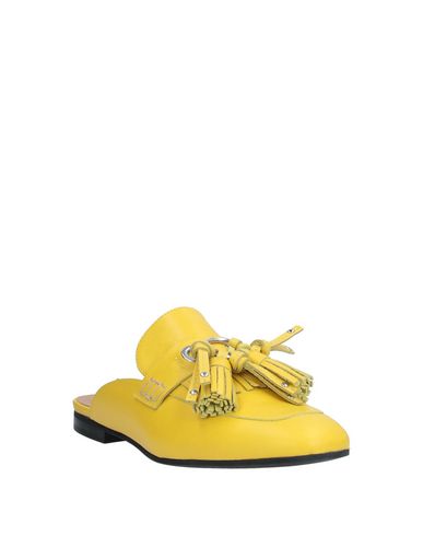 Janet & Janet Mules And Clogs In Yellow
