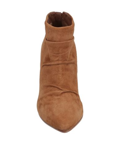 Janet & Janet Ankle Boot In Camel