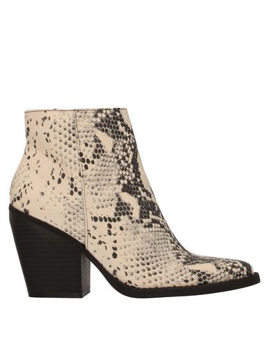 Madden Girl Ankle Boots In Ivory
