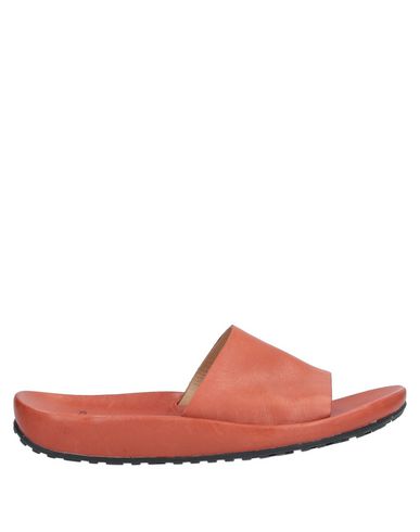 orange clarks sandals