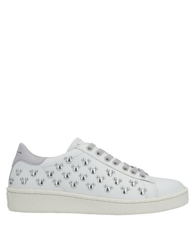 Click to view more detailed imagery on our partner's website Moa Master Of Arts Sneakers In White
