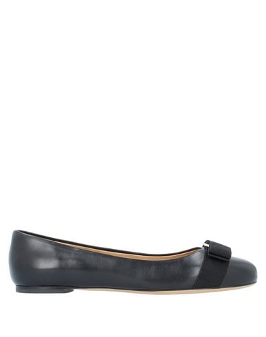 Ferragamo Ballet Flats In Black