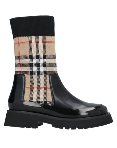 BURBERRY Ankle boots,11857193HP 19