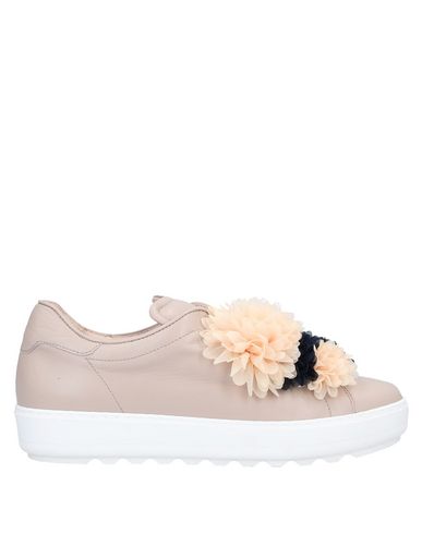 Click to view more detailed imagery on our partner's website Pokemaoke Sneakers In Beige