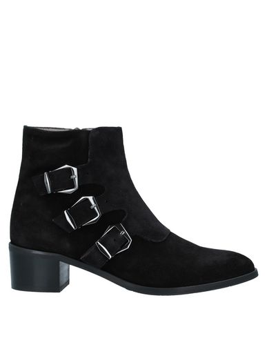 Pertini Ankle Boots In Black