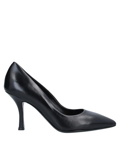 Tiffi Pumps In Black