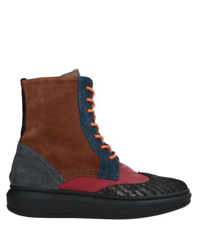 Click to view more detailed imagery on our partner's website Ebarrito Ankle Boots In Blue