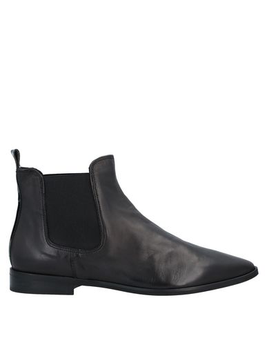 Twelve Shoes Division Ankle Boot In Black