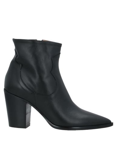 Chambre N°133 Ankle Boots In Black