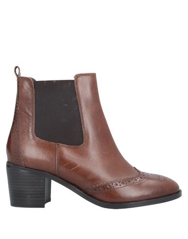 Click to view more detailed imagery on our partner's website Carvela Ankle Boot In Cocoa