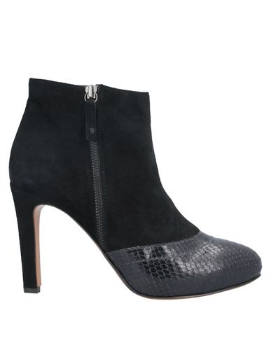 De Robert Ankle Boot In Black