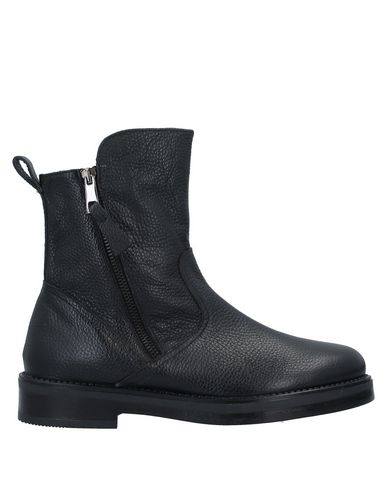 Paola Ferri Ankle Boots In Black
