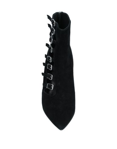 What For Ankle Boots In Black