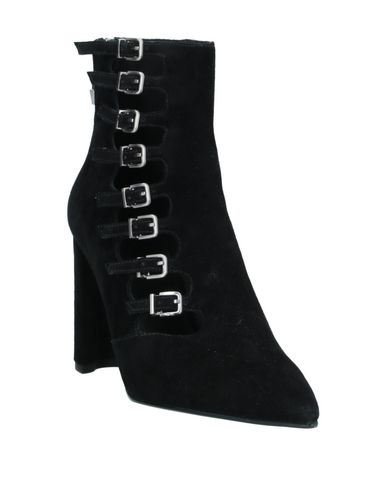 What For Ankle Boots In Black