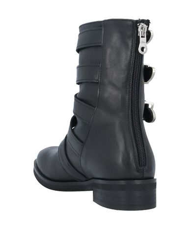 Gisel Moire Ankle Boot In Black