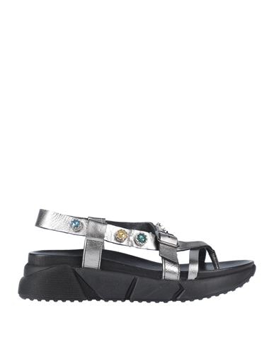 Nila & Nila Toe Strap Sandals In Silver