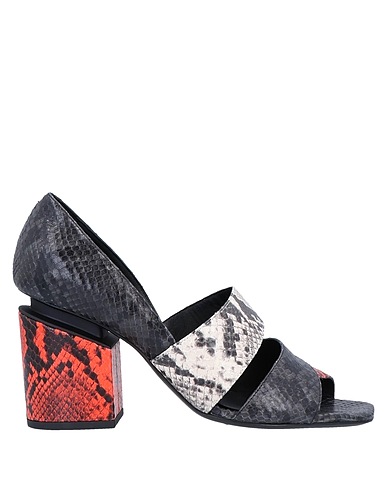 VIC MATIĒ Court Black Leather
