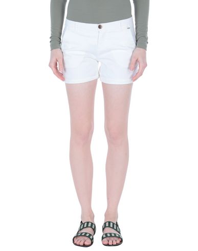 Aeronautica Militare Shorts & Bermuda Shorts In White