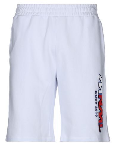 Mnml Couture Shorts & Bermuda Shorts In White