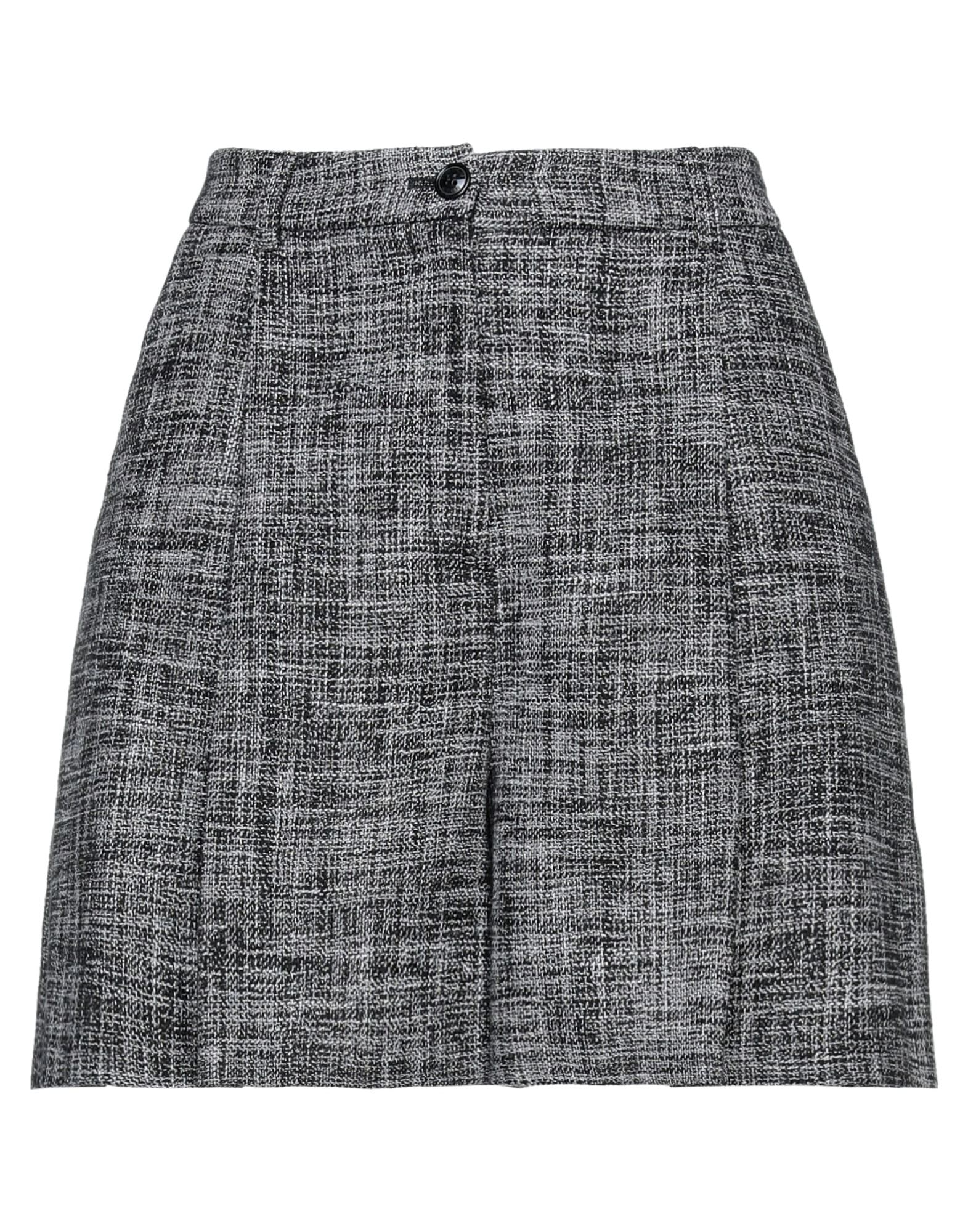 BOUTIQUE MOSCHINO - Shorts & Bermuda Shorts