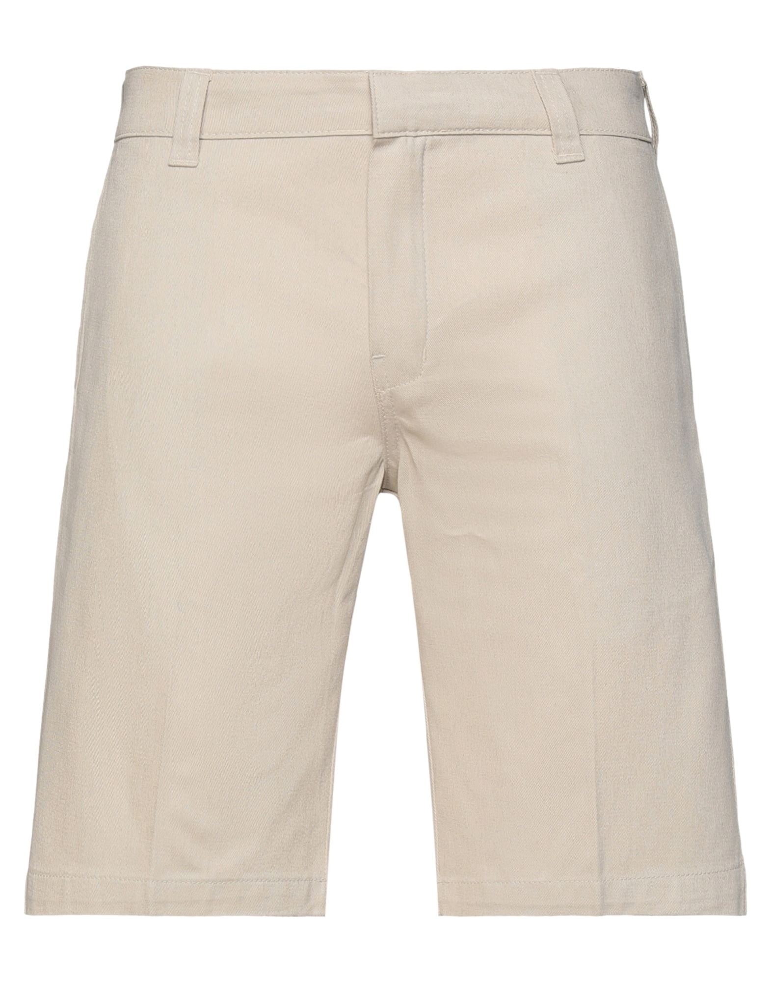 THE FUTURE - Shorts & Bermuda Shorts