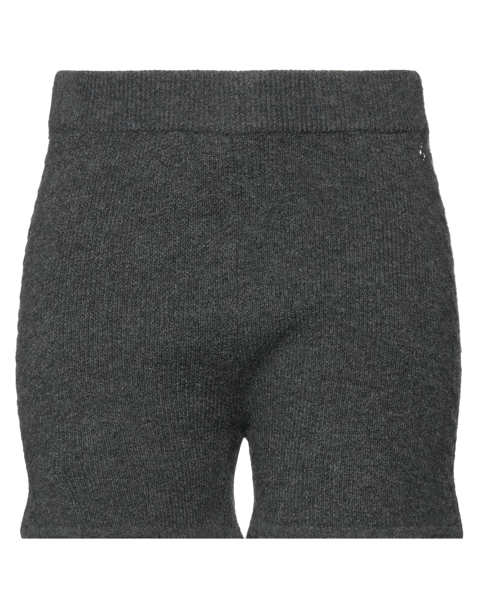 GUESS - Shorts & Bermuda Shorts