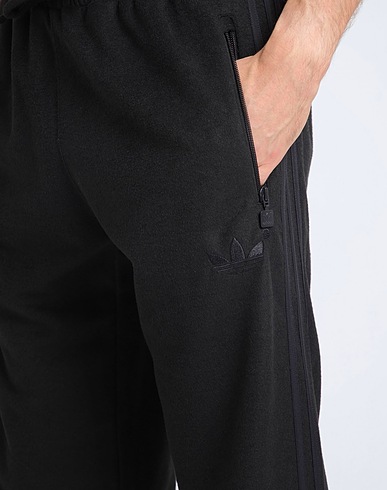 https://www.yoox.com/images/items/13/13908754UV_14_a.jpg?impolicy=crop&width=387&height=490