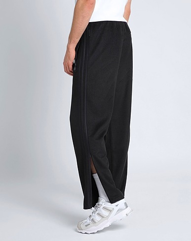 https://www.yoox.com/images/items/13/13908754UV_14_d.jpg?impolicy=crop&width=387&height=490