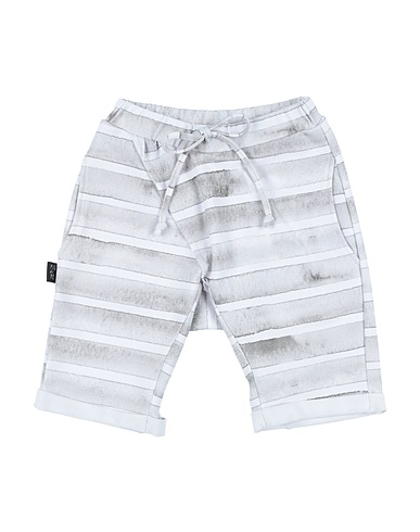 PIÙ DI ME Shorts & Bermuda Grigio chiaro 92% Cotone organico, 8% Elastan