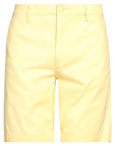 LEVI'S Shorts & Bermuda Giallo 98% Cotone, 2% Elastan