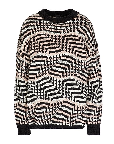 8 by YOOX Jersey WOOL BLEND TEXTURED OVERSIZE JUMPER
NERO 70% Acrílico reciclado, 25% Lana reciclado, 5% Otras Fibras