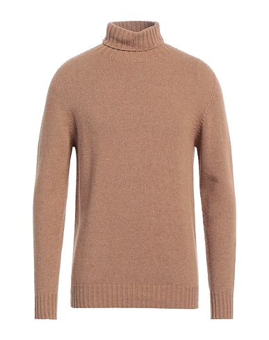 ALPHA STUDIO Dolcevita Cammello 40% Lana riciclata, 30% Viscosa EcoVero™, 20% Poliammide riciclato, 10% Cachemire riciclato