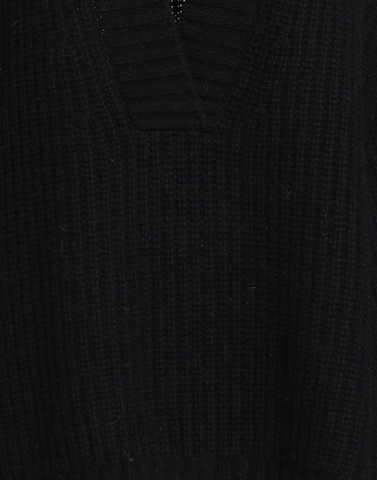 HERZENSANGELEGENHEIT Свитер