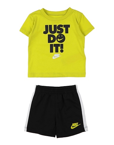 NIKE Baby co-ord  B NSW JDI MUSCLE SHORT SET
 Mustard 60% Cotton, 40% Polyester