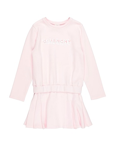 GIVENCHY