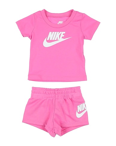 NIKE Baby co-ord  CLUB TEE & SHORT SET
 60% Cotton, 40% Polyester