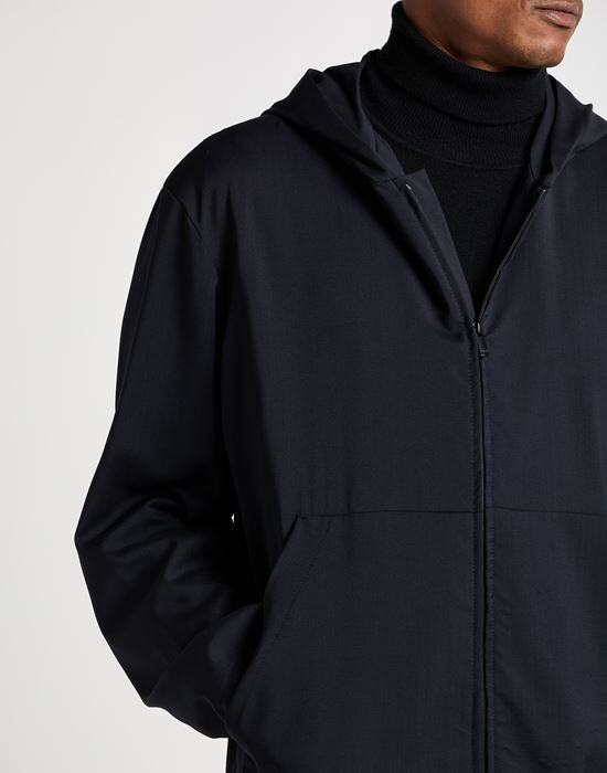 HEVÒ Плащи и тренчи