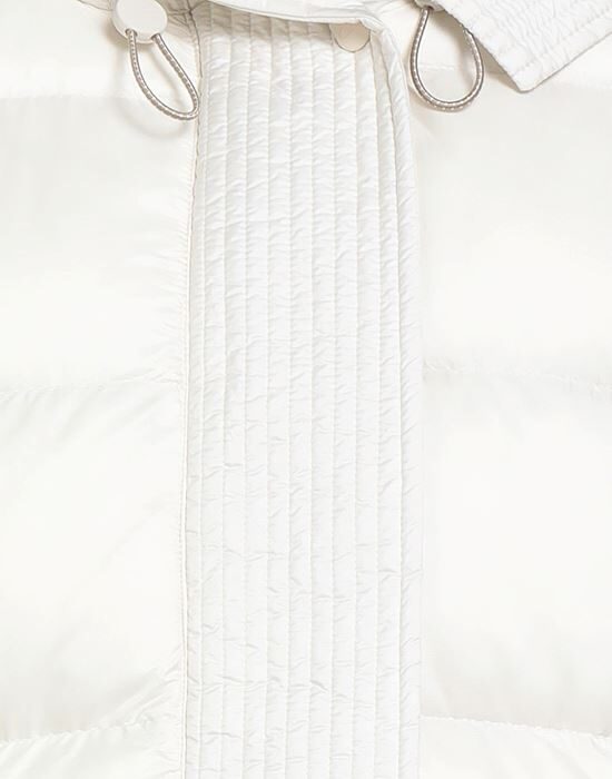 NIKE Пуховики и куртки на синтепоне