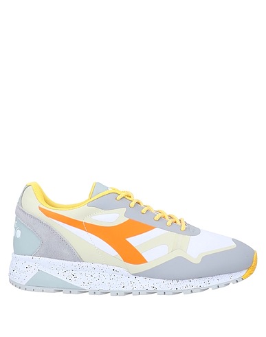 DIADORA