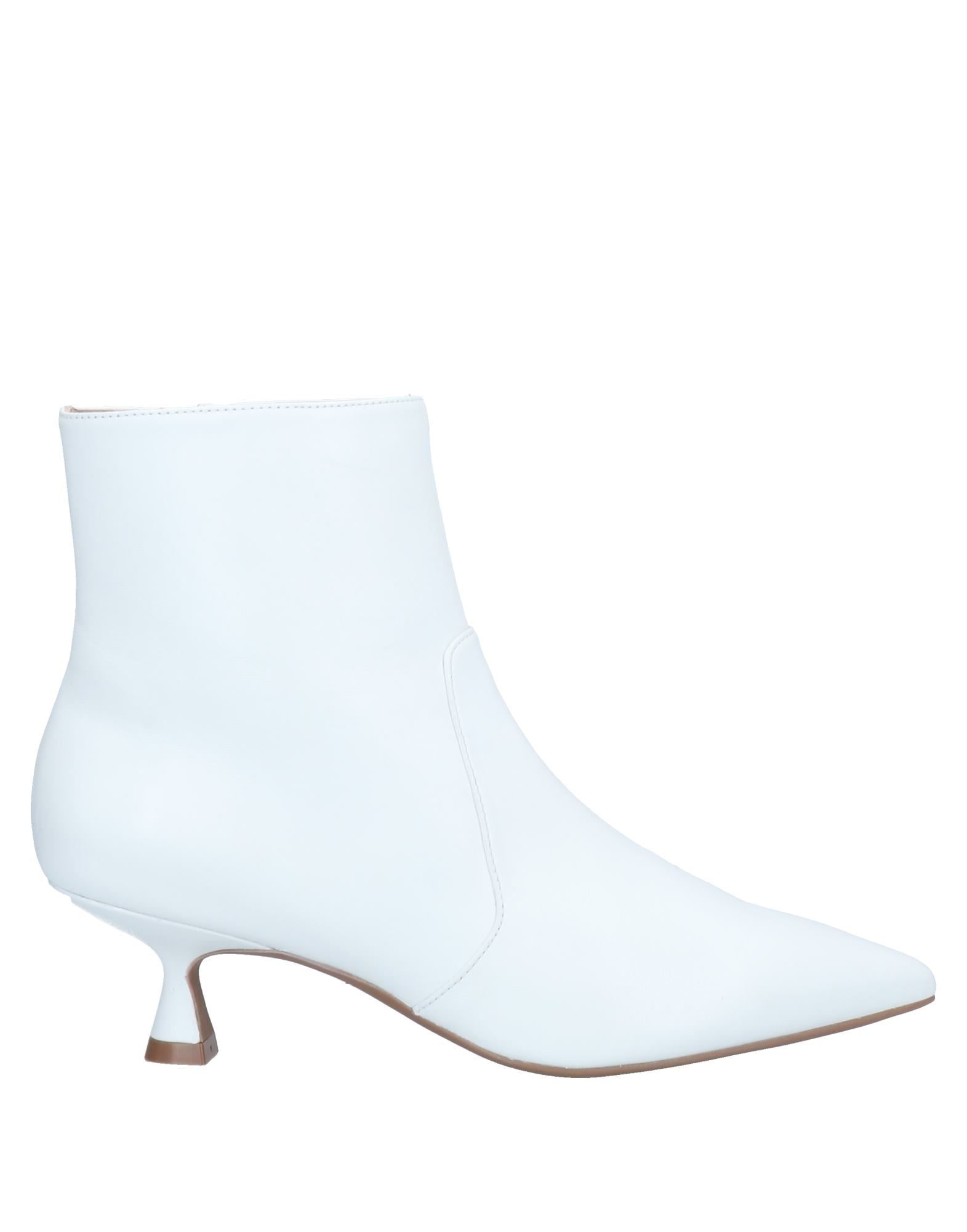 STUART WEITZMAN - Ankle boots